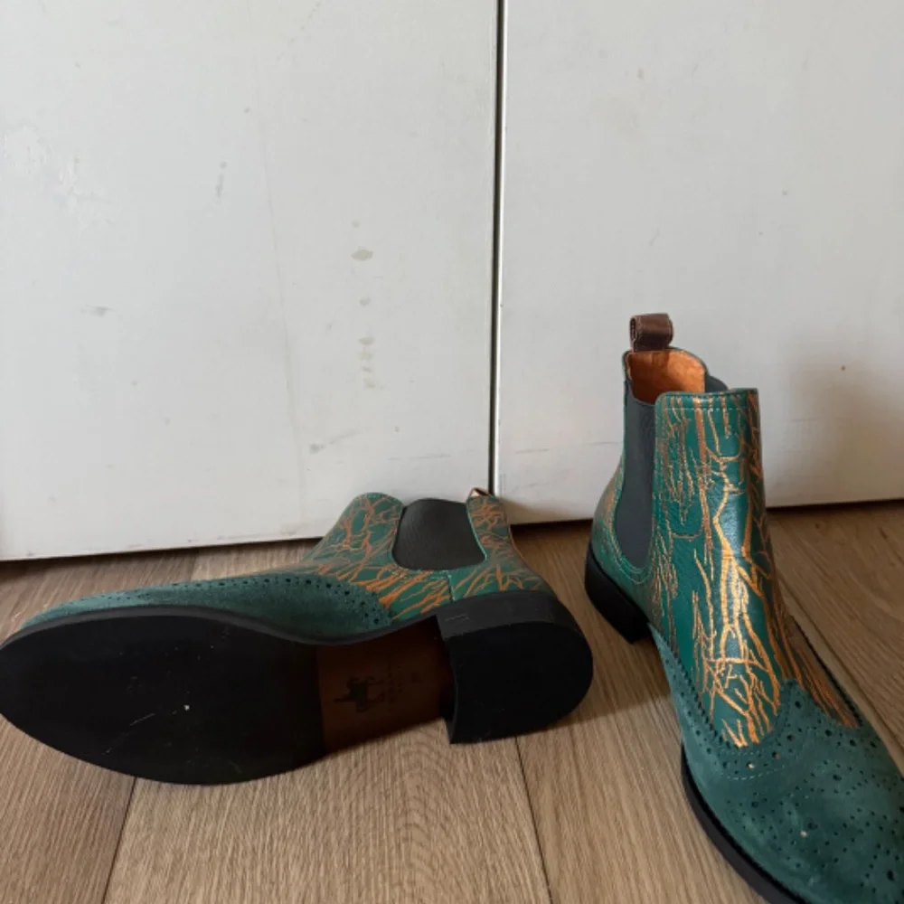 Embassy London | Teal & Gold Chelsea Boot | Size 39 (Women's 8.5) - Picture 4 of 4